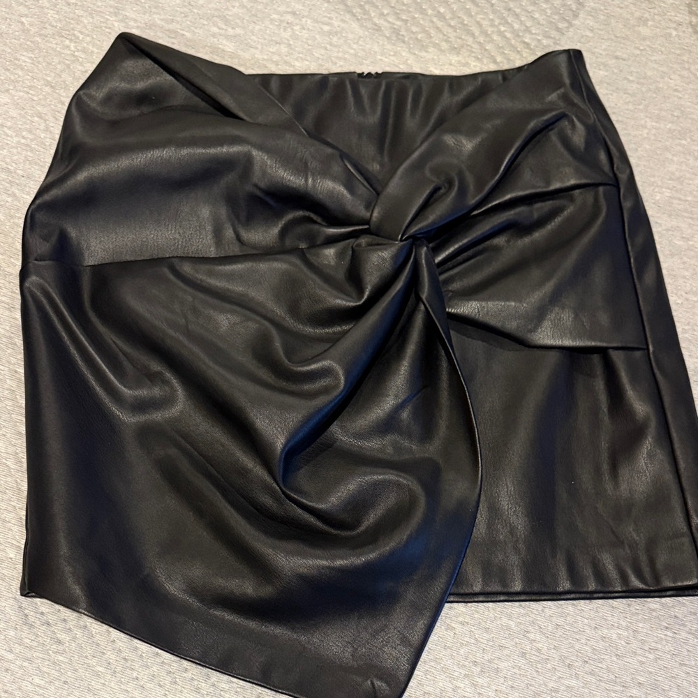 Versona Black Faux Leather Mini Skirt